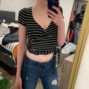 Stripped Cropped Wrapped shirt